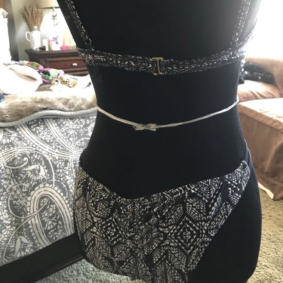 Aztec bikini - Picture 2 of 2